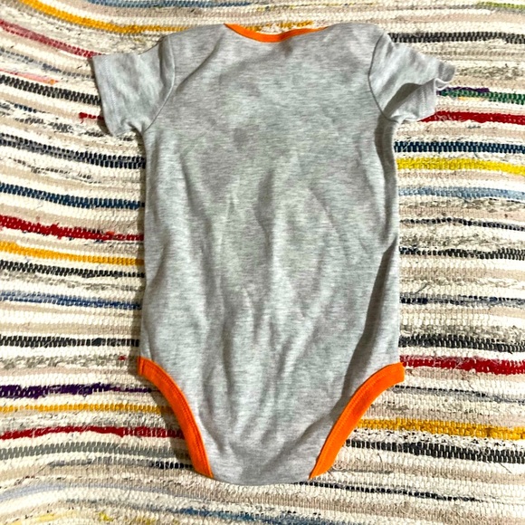 💛Winnie the Pooh tigger onesie - Picture 4 of 11